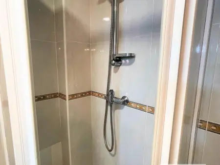 Appartement climatisé, piscine et proche plage, idéal pour familles - Photo 11