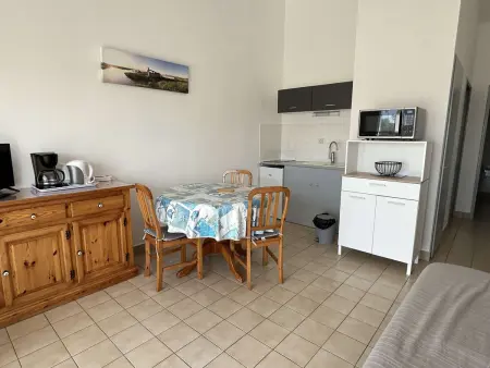 Appartement cosy en centre-ville avec balcon, parking et à 10 min des plages - 4 couchages - Photo 4
