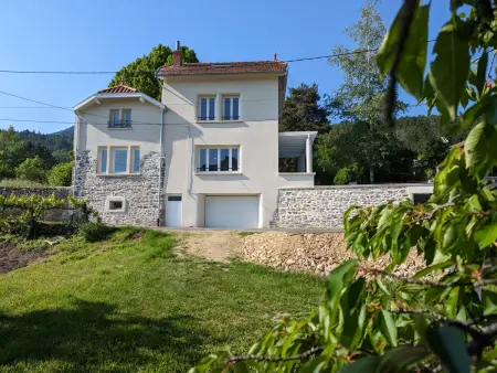 Maison rénovée avec piscine, parc arboré et proche de la gare à Chamalières-sur-Loire - Photo 1