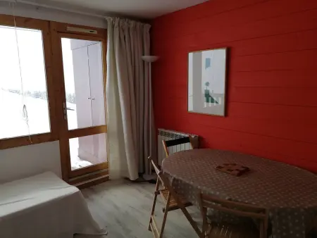 Appartement skis aux pieds, terrasse ensoleillée, animaux admis, 6 personnes - Photo 2