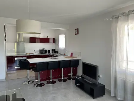 Appartement T3 cosy avec jardin à deux pas du centre de Meschers, garage et animaux admis - Photo 4
