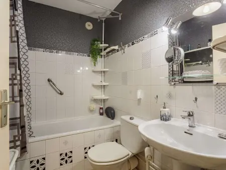 Bel Apt Moderne, 1 Chambre, Balcon, Ascenseur, Parking, Proche Commerces, 10 min Plages - Photo 10