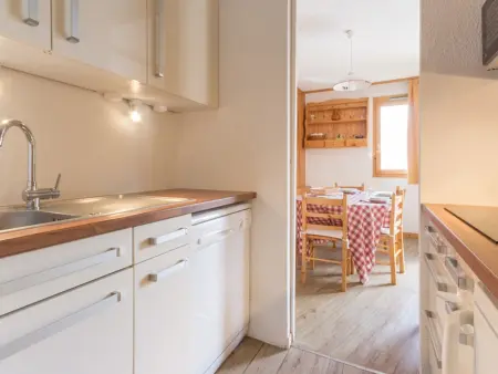 Apt Chaleureux Proche Pistes avec Balcon & TV - Montchavin - Photo 2
