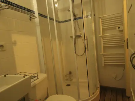 Studio Cabine RDC pour 2/3 Pers avec Jardin, Parking, LL, LV, Wifi - Proche Thermes et Télécabine - Photo 3