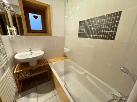 Chalet Confort 4 Ch, 3 SDB, Proche 3 Vallées, Wifi Gratuit - Photo 10