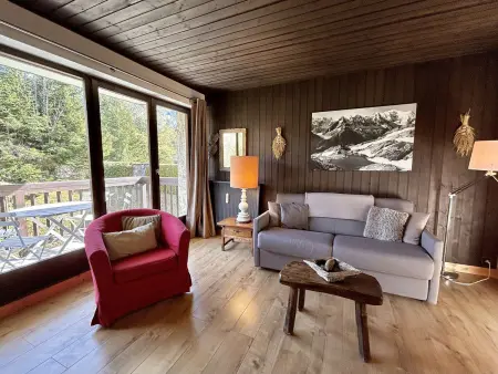 Appartement cosy 2 pièces avec balcon, proche centre et télécabine, piscine et tennis en été - Photo 4