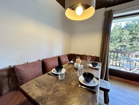 Appartement cosy 2 pièces avec balcon, proche centre et télécabine, piscine et tennis en été - Photo 5