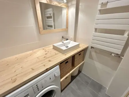 Appartement cosy 2 pièces avec balcon, proche centre et télécabine, piscine et tennis en été - Photo 14