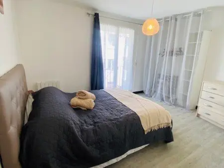 Charmant F2 en centre-ville avec parking, balcon et équipements modernes - Photo 11
