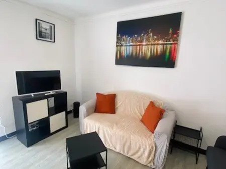 Charmant F2 en centre-ville avec parking, balcon et équipements modernes - Photo 19