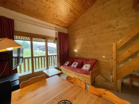 2 pièces mezzanine pour 6 pers, balcon sud, proche pistes et commerces - Photo 1