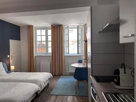 Charmant Studio en Centre Historique avec Terrasse Privée et Tout Confort - Photo 2