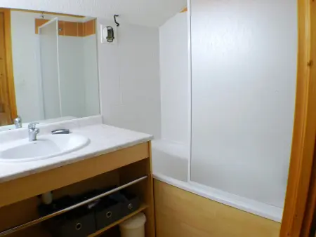 Appartement mansardé 2 pièces avec piscine et wifi - Photo 6