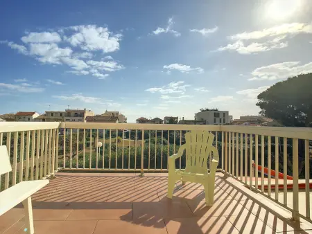 Bel F2 Cabine avec Garage, Proche Plage et Port, Grande Terrasse ensoleillée - Photo 4