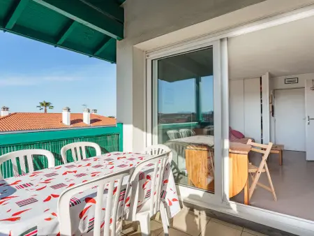 Appartement à Anglet avec Terrasse, Proche Plages et Commerces, Piscine et Parking - Photo 1