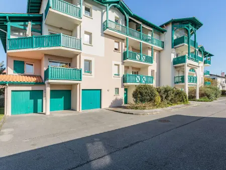 Appartement à Anglet avec Terrasse, Proche Plages et Commerces, Piscine et Parking - Photo 11