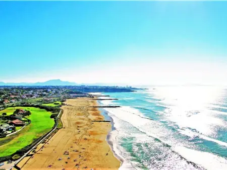 Appartement à Anglet avec Terrasse, Proche Plages et Commerces, Piscine et Parking - Photo 13