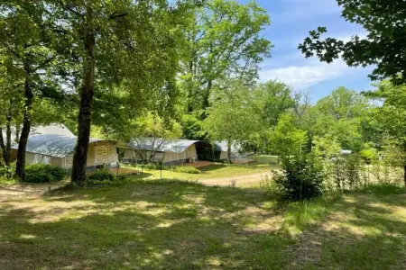Camping Le Clou 1, Lodge en Dordogne avec vue - Photo 11