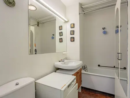 Studio central à Hendaye avec parking, proche commerces et plage - Photo 7