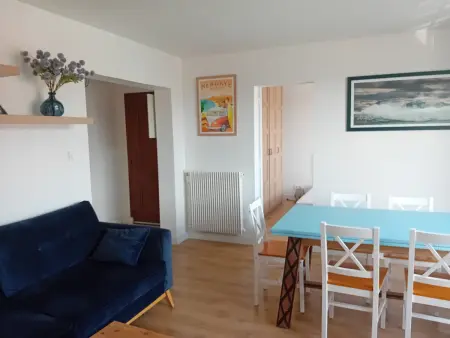 Spacieux T4 rénové à Hendaye, lumineux et calme, proche plage avec parking et WiFi. - Photo 1