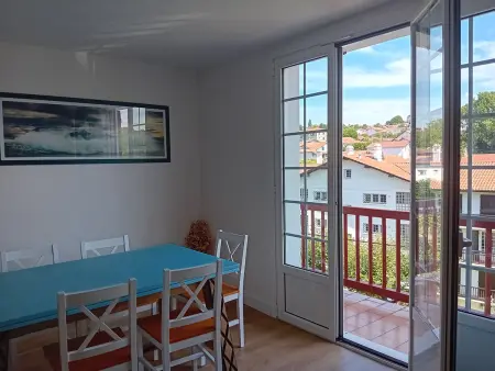 Spacieux T4 rénové à Hendaye, lumineux et calme, proche plage avec parking et WiFi. - Photo 13
