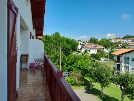 Spacieux T4 rénové à Hendaye, lumineux et calme, proche plage avec parking et WiFi. - Photo 20
