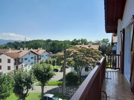 Spacieux T4 rénové à Hendaye, lumineux et calme, proche plage avec parking et WiFi. - Photo 21