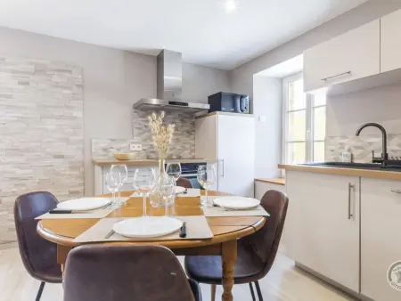 Charmante maison en pierres avec cour et terrasse à Créances - Photo 1