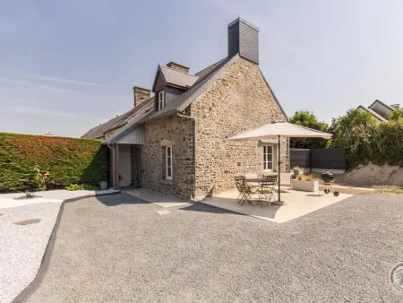 Charmante maison en pierres avec cour et terrasse à Créances - Photo 2