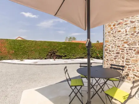 Charmante maison en pierres avec cour et terrasse à Créances - Photo 8