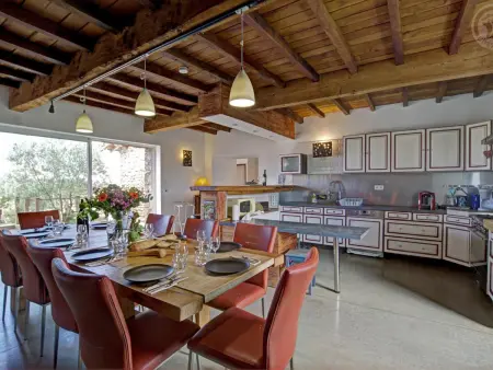 Spacieux gîte en campagne avec piscine et spa, Gite 10 personnes à Néronde - Photo 4