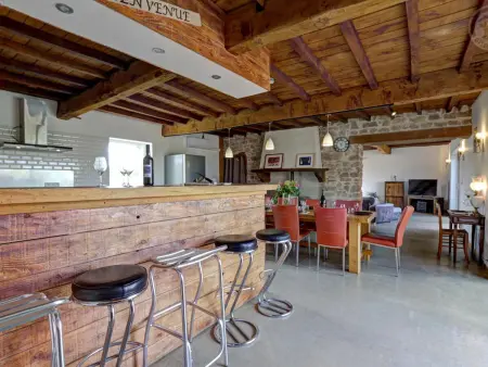 Spacieux gîte en campagne avec piscine et spa, Gite 10 personnes à Néronde - Photo 8