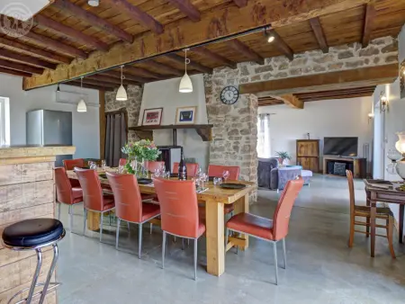 Spacieux gîte en campagne avec piscine et spa, Gite 10 personnes à Néronde - Photo 9