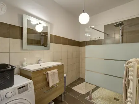 Spacieux gîte en campagne avec piscine et spa, Gite 10 personnes à Néronde - Photo 16
