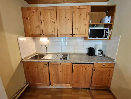 Appartement 2 pièces, idéalement situé, à 30m des pistes et des commerces. - Photo 1