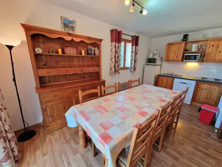 Appartement Modane 4 pièces, idéal ski, 6-8 pers, 65m², proche télécabine et commerces - Photo 2
