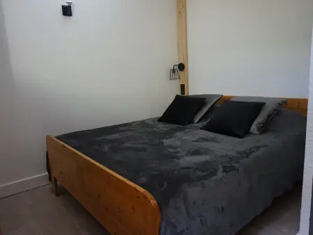 Appartement rénové 3 étoiles, balcon, proche ski - Photo 6