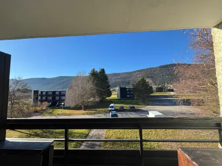 Appartement rénové 3 étoiles, balcon, proche ski - Photo 9