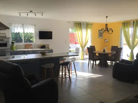 Maison à Longeville-sur-Mer : Plage, Surf et Détente - Photo 1