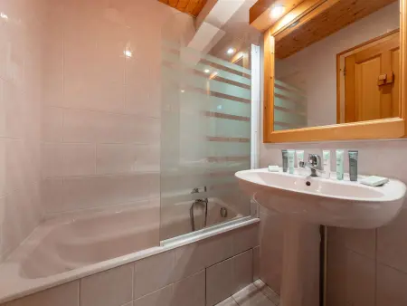 Duplex spacieux à Courchevel 1850 - 8 pers, pieds des pistes, cheminée, garage, Wifi inclus - Photo 9