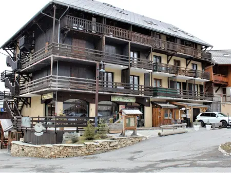 Studio cabine au pied des pistes, 4 couchages, plein centre, balcon exposé Ouest, parking proche - Photo 16
