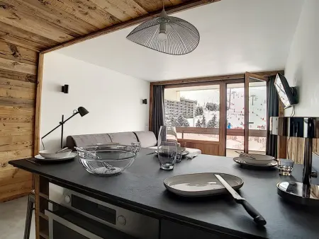 Appartement rénové 36m², skis aux pieds, balcon sud - Photo 4