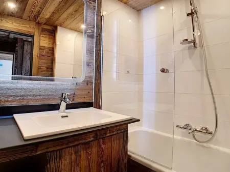 Appartement rénové 36m², skis aux pieds, balcon sud - Photo 11