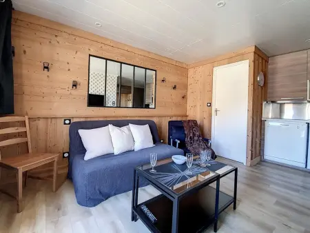 Charmant 2 Pièces Rénové, Proche Pistes, Balcon, Parking Extérieur - Photo 8