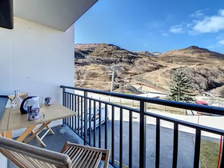 Charmant 2 Pièces Rénové, Proche Pistes, Balcon, Parking Extérieur - Photo 12