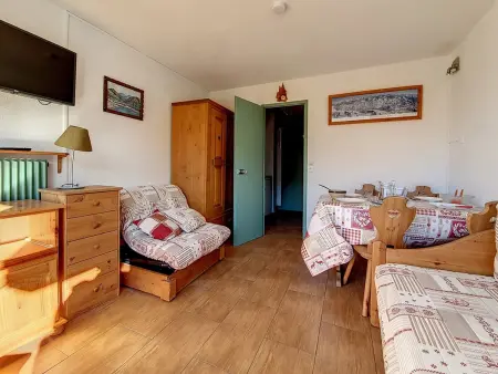 Studio lumineux aux Menuires, ski aux pieds, balcon - Photo 2