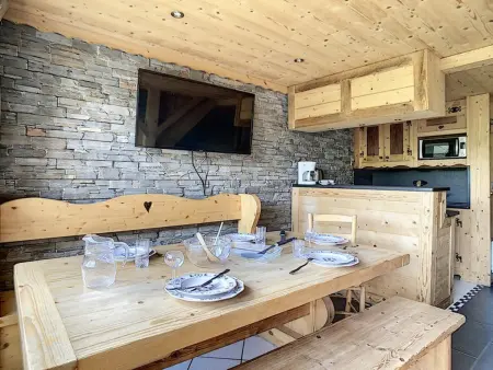 Duplex rénové aux Menuires, ski aux pieds, balcon - Photo 6