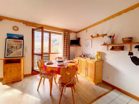 Studio fonctionnel aux pieds des pistes avec balcon - Photo 3