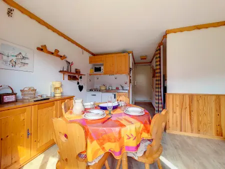 Studio fonctionnel aux pieds des pistes avec balcon - Photo 6