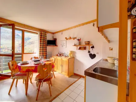 Studio fonctionnel aux pieds des pistes avec balcon - Photo 7